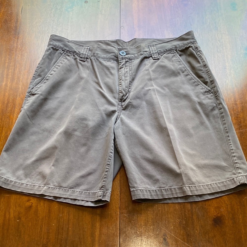 The North Face Men's Charcoal Flat Front Shorts Size 38